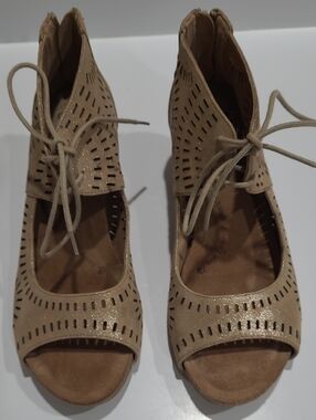 Sofft Distressed Metallic Suede Booties Laser Cut Design Stacked  Heel - Size 10